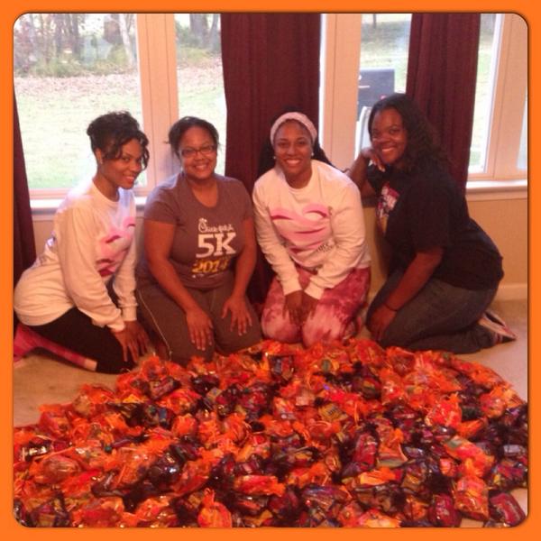 ValenciaMSmith's tweet photo. Events &amp; Planning Team of @GGCMinistries filling candy bags in preparation for Hallelujah Fest 2014 #GGCtransforms http://t.co/B7QvJ9pZmE