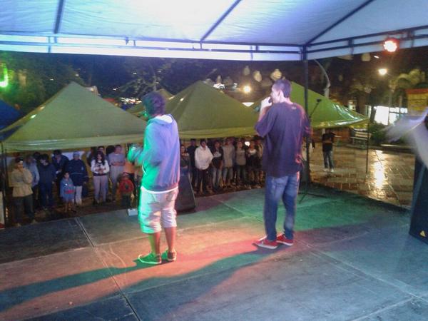 PJLaEstrella's tweet photo. Festival urbano Hip Hop en ete momento en el parque de La Estrella http://t.co/XmujPCQol6