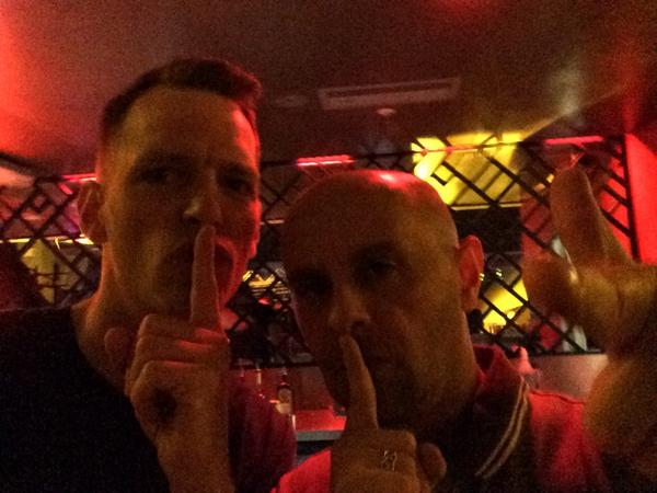 WoodyJungle's tweet photo. @Gizapill @ReeceDanns all about the awol #fingerpose http://t.co/OXF7DenOUH
