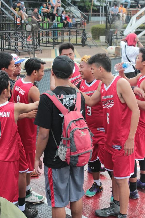 Teamwork on work <a href="/LA_Streetball/">LA Streetball</a> #LASB2014_GF