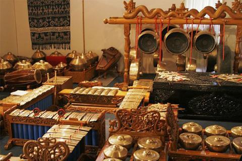 DJ_Shidiq's tweet photo. "Jga&amp;lestarikan"spaya tdk diklaim negara lain"@Kemdikbud_RI: Mengenal Musik Karawitan
http://t.co/1A2Cr4FbBe http://t.co/XTSO1USchy" #Budaya
