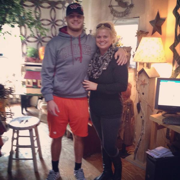 woodurkin's tweet photo. Love having @durkis13 home ❤️ #VTMOM http://t.co/ypxD29eiVI