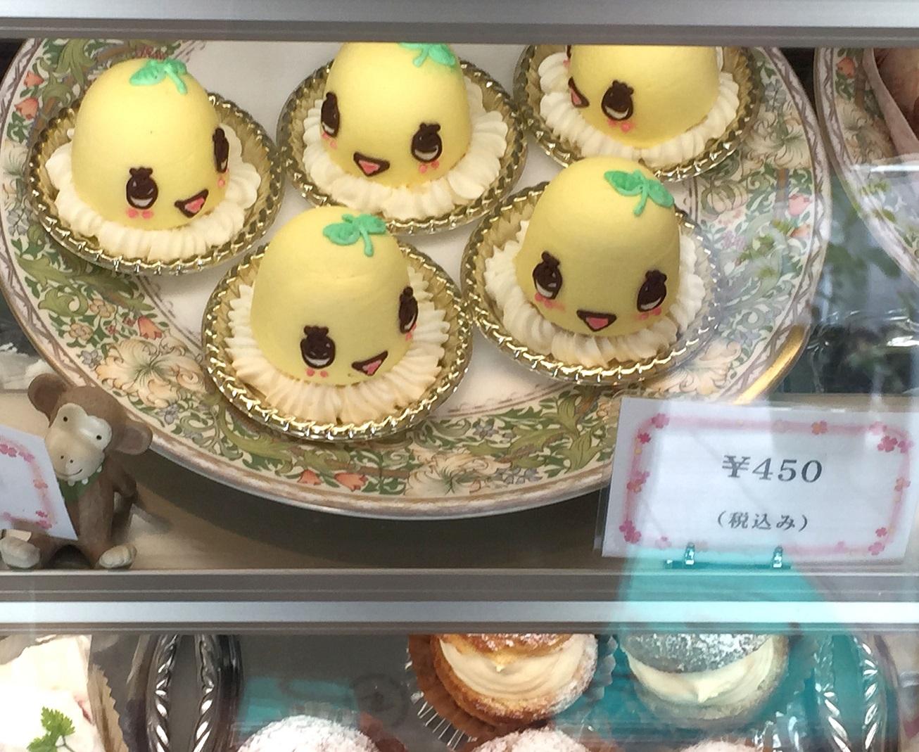 ウーター 津田沼にあるケーキ屋さん ラ シェール さんに行ってきたなっしー ふなっしーみたいな可愛いケーキが 梨のジュレのような物が入っていて美味しいなっしー お店の方からツイッターへの店内 外観写真アップの許可を頂いています