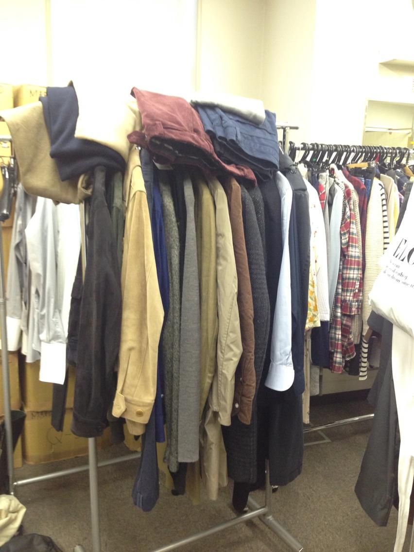 ドラマ きょうは会社休みます 秋晴れの日曜日 セットでピリピリしたシーンを撮っています この後 衣装合わせ 今までスーツが多かった朝尾ですが 今度私服で登場するんです どんな ファッションになるのか お楽しみに