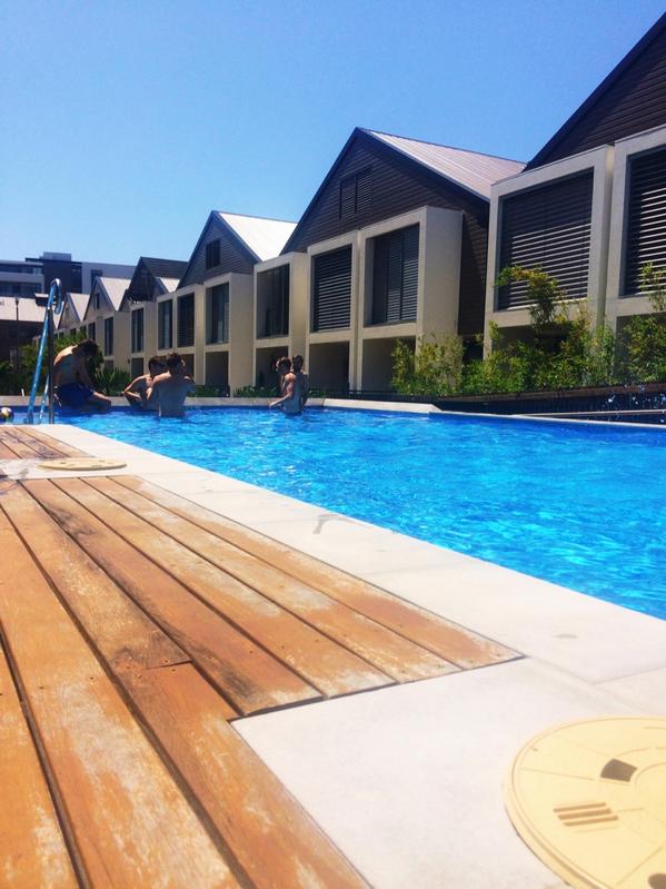 Local_Unknowns's tweet photo. Another day in paradise #poollife http://t.co/VwaVZ9ra40