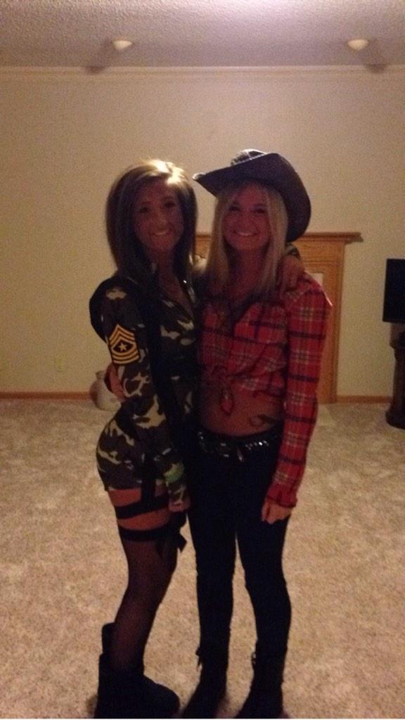 tayy_babyy13's tweet photo. Friends 💁👻 #ProjectCedar http://t.co/ag6qPWkZmY