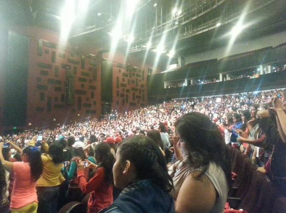 unataloctubre's tweet image. Más de 2,500 personas fueron al #ThePartyTourPuebla en @ccubuap. Esto es el #PowerCoder @somosCD9 ! 🙌🎉🎊