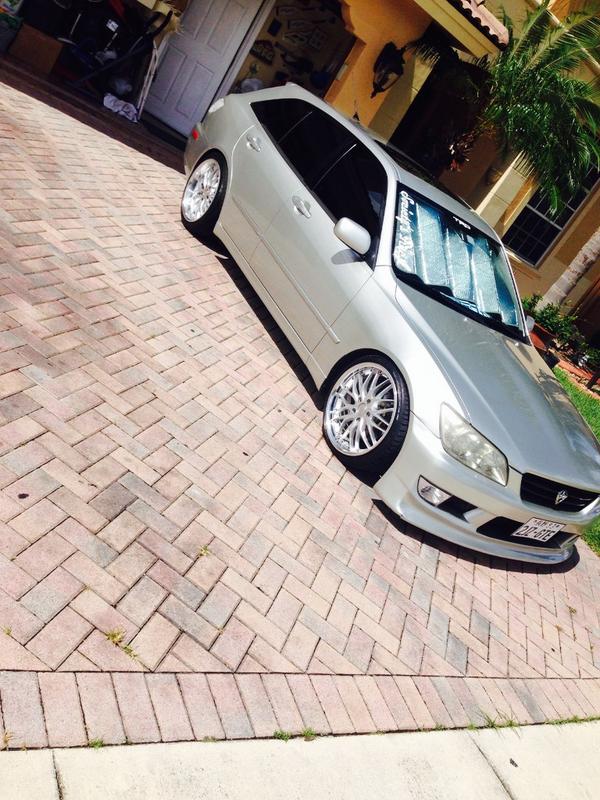 anfernee97_'s tweet photo. @Stvnced the bae #freshlycleaned http://t.co/jj89YsiicV