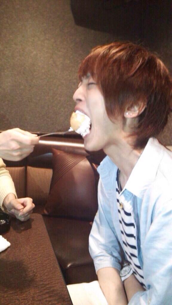 xx__yuta's tweet photo. この時凄い口開けたんだよね
顎外れそう http://t.co/CiNFxfZc4A