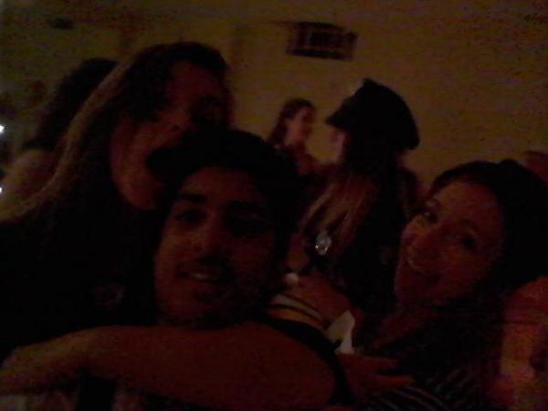 ttour77's tweet photo. JUST CALL ME A SELFiE KiNG #threetrys #staysafe http://t.co/wMJfnNdD2t