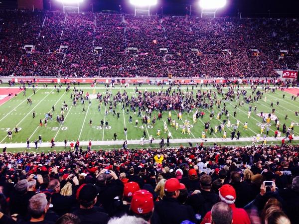 lizdolanwinter's tweet photo. Go Utes!!!  #utah #utahfootball http://t.co/ofA9437BXG
