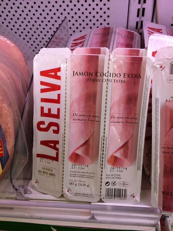 GlobalSafari's tweet photo. I want my sexy ham! Leave it to Spain to make meat super premium. http://t.co/mbKurMKePw