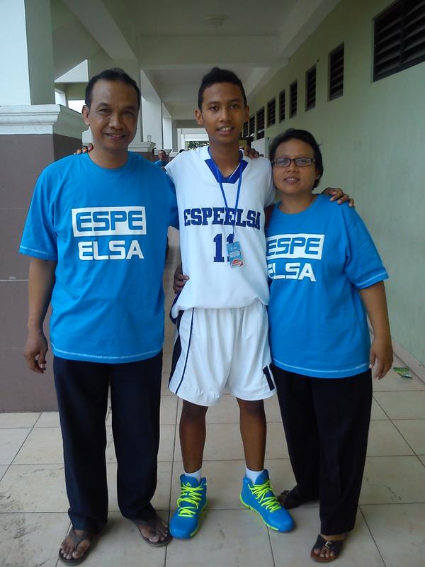 AgaDhimas's tweet photo. #familyday #jrbljogja #dukunganpenuhdarikeduaortu http://t.co/TRnox0KlVd