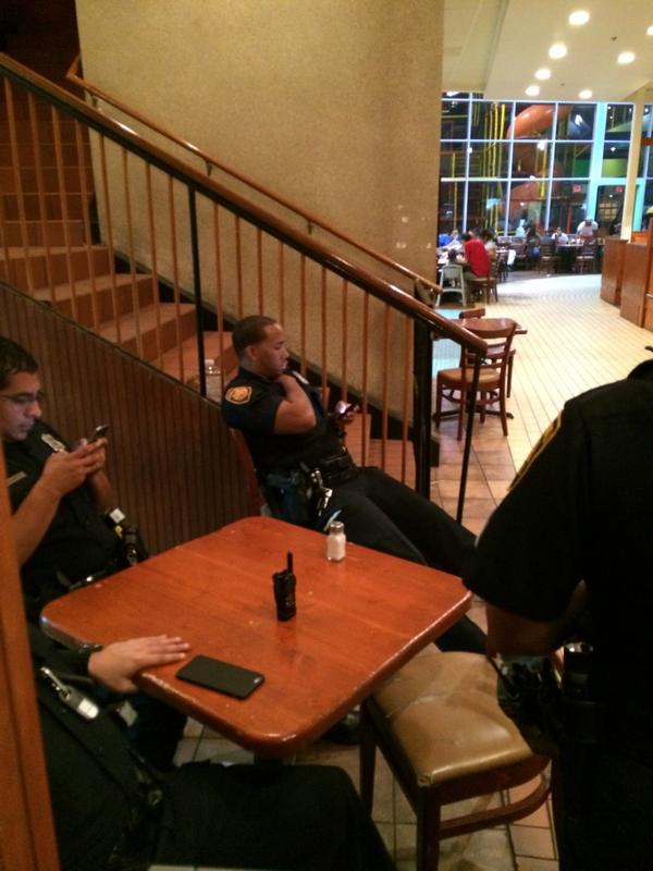 PaxBuckley's tweet photo. SA's finest hard at work tonight http://t.co/q99QSar4DG