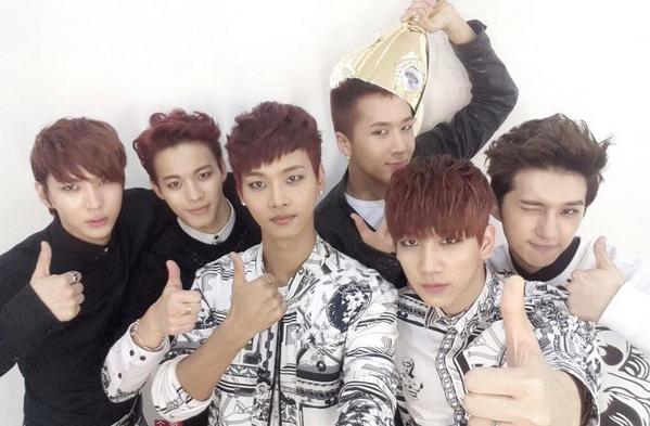 KokorovixxVi's tweet photo. VIXX1位 おさらい
#ERROR1STWIN ショーチャン
#ERROR2NDWIN ミューバン
#ERROR3RDWIN 人気歌謡
びくす!ほんとすごい!
びょるぴ!頑張った甲斐があったね! http://t.co/Tww908TBxL
