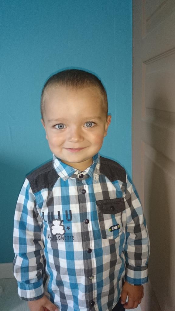 ninette11170's tweet photo. @Amelie_Officiel voilà mon fils enzo http://t.co/e2HOMQbyL6