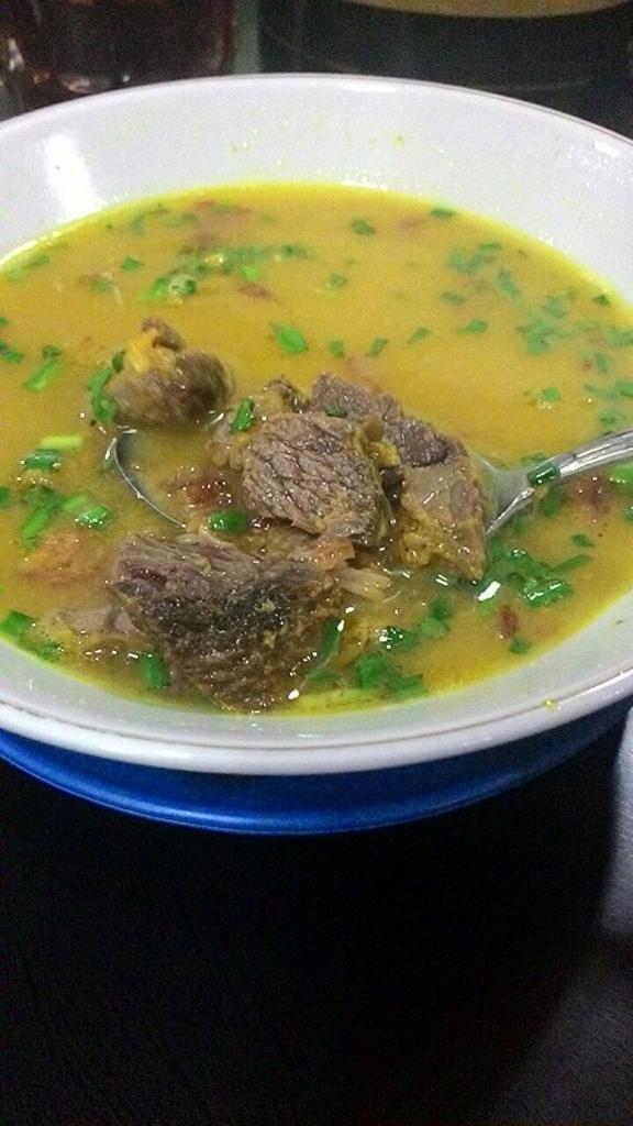 erncur's tweet photo. The Masterpiece.. Empal Gentong Cirebon aselik!! http://t.co/gnAsMXvuKq