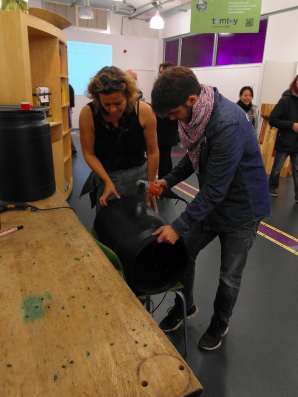 Laatste dag op de DDW. Alles over crowdfunding en een Balkonton workshop, kom nog snel een kijkje nemen! #DDW14