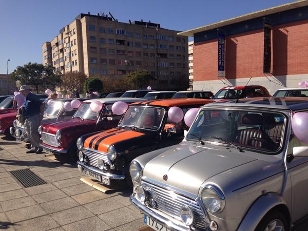 ELKE158's tweet photo. @MINIEspana @MINI ....walaaaaa!!😱❤️👀 http://t.co/5pxLP46o8G