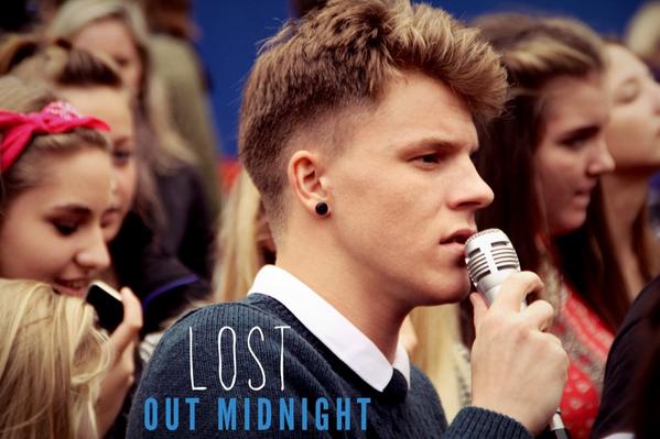 KeepMeYoungUK's tweet photo. Tonight is the night guys! #LostOutMidnight http://t.co/vrRlx0l4Gl