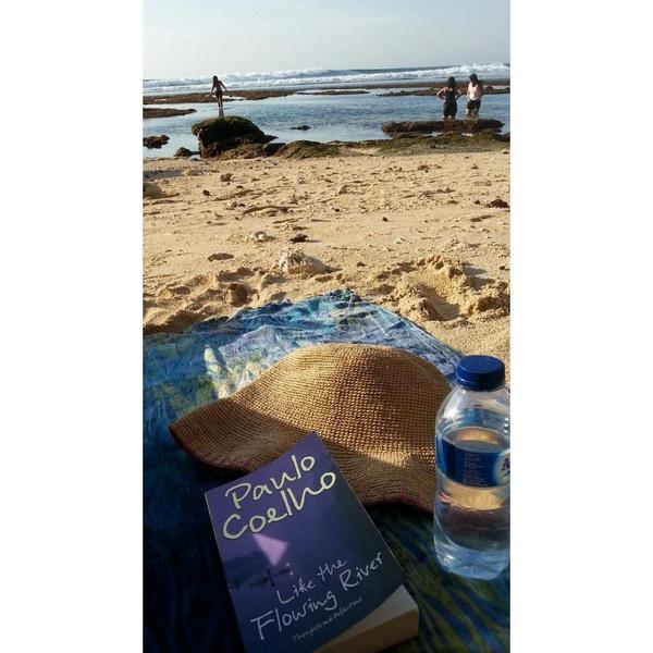 febsdanita's tweet photo. @paulocoelho you comfort me ♡ http://t.co/7F4Unme7r2