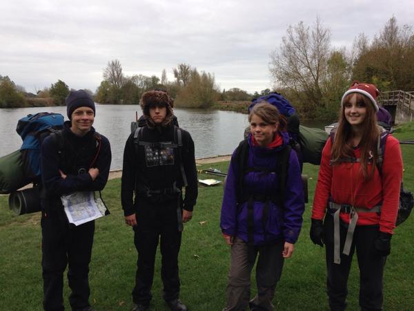 SMBMedic's tweet photo. Start of D of E day 2 @1216Sqn @DofEHampshireCC @HantsIOWWing #whatwedo http://t.co/HO4r0zw5A8