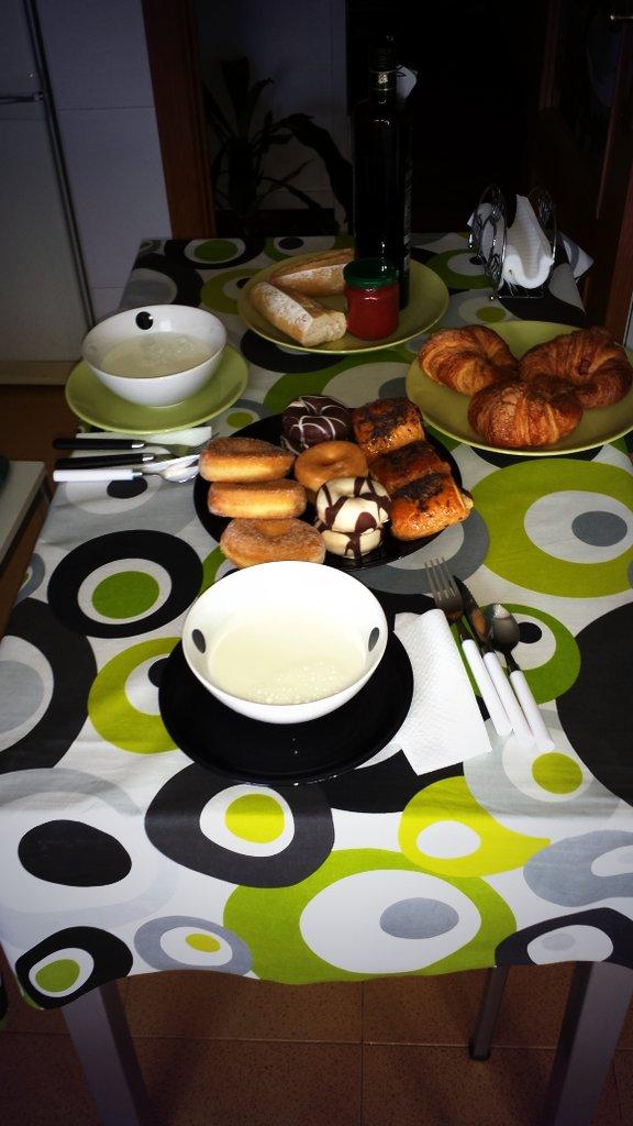 MarioGdP's tweet photo. Desayuno en casita!!! @Laurymur 😍😍 http://t.co/sXjnpiUGq1