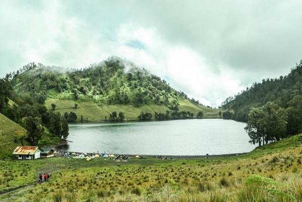 Gunung Semeru, tertinggi di Jawa RT sultraveller: Ranukumbolo :)