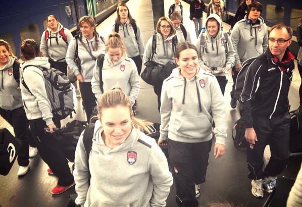 Les louves sont arrivées à Paris #Chilly#match#louves#lourugby🏈