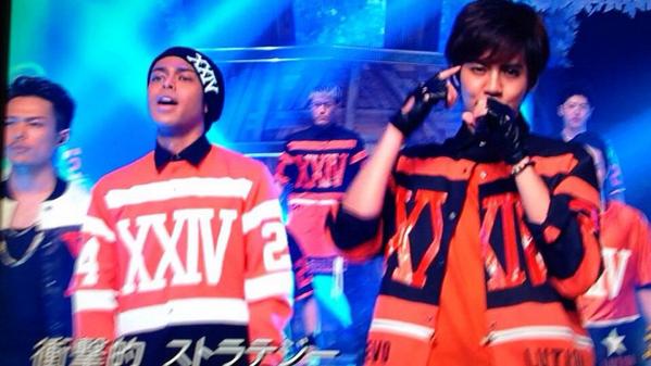 Chisaaa829's tweet photo. レビューカバーも涼太くんの衣装ver.
HIROさん世界さんは、お守り。
そして、みんなのメッセージ。
本当心強いものばかりです💓💓

これを力に、合格して素敵な看護師になります✨ http://t.co/8VV5dbDfn8