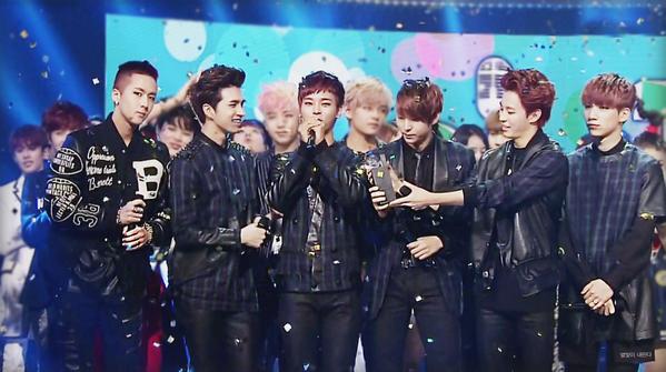 SYARALLALLACOM's tweet photo. 141026 인기가요 #VIXX #ERROR #ERROR3RDWIN 1위 축하해요♥ 울디마..ㅠㅠ
@CHA_NNNNN @정택운 @jaehwany0406 @AceRavi @RedBeans93 @HSangHyuk http://t.co/qQQ4XGb9nb