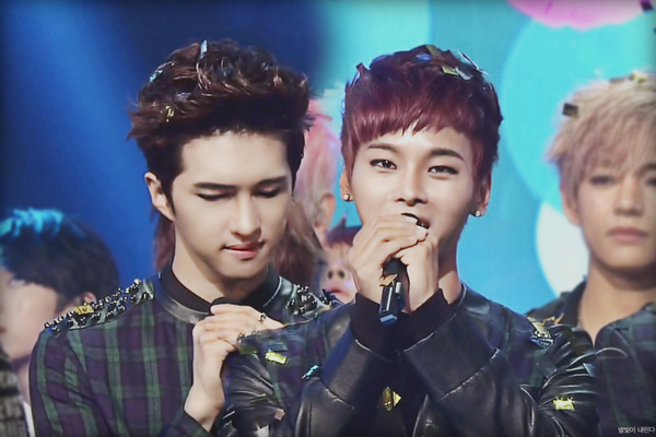 SYARALLALLACOM's tweet photo. 141026 인기가요 #VIXX #ERROR #ERROR3RDWIN 1위 축하해요♥ 울디마..ㅠㅠ
@CHA_NNNNN @정택운 @jaehwany0406 @AceRavi @RedBeans93 @HSangHyuk http://t.co/qQQ4XGb9nb
