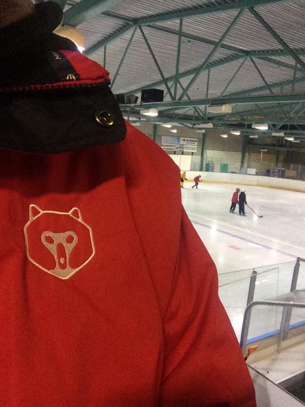 Hara_13_'s tweet photo. Näyttämässä #vantaalaisille #viimesenpäälle #logoa @KarhuKissatB  #hymiö #myrtsi2 http://t.co/xgdBFtMZ2c