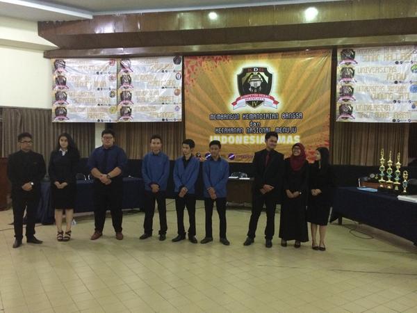 KDB_UB's tweet photo. Selamat kepada para juara! 1. UNDIP 2. UNS 3. UNPAD. #KDB2014 http://t.co/60bTvYdLbk