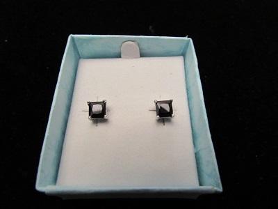 play2save's tweet image. Holiday shopping! play2save.com
**Register &amp;amp; get 50 free bids. Auction Types=&amp;gt;Play2Save Auctions. #Play2Save