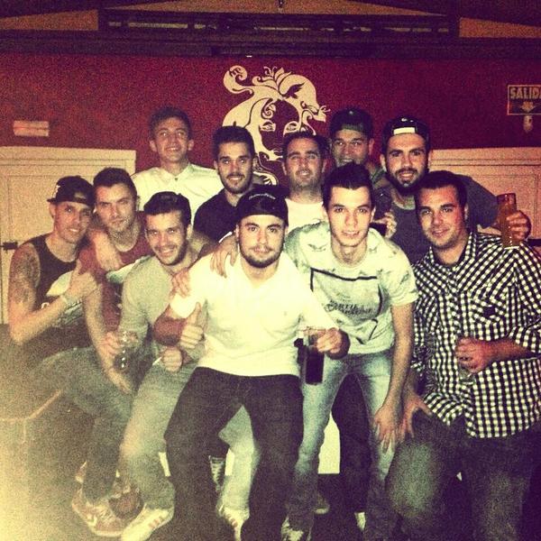 Dani_Sola99's tweet photo. Una dl viernes noxe cn @Jaaimee7 @oliveralonso46 @bojillas @Use95 @joaquiin54 @manuelgd10 @Javiguinda @miguelsuanes http://t.co/AZdBWohdna