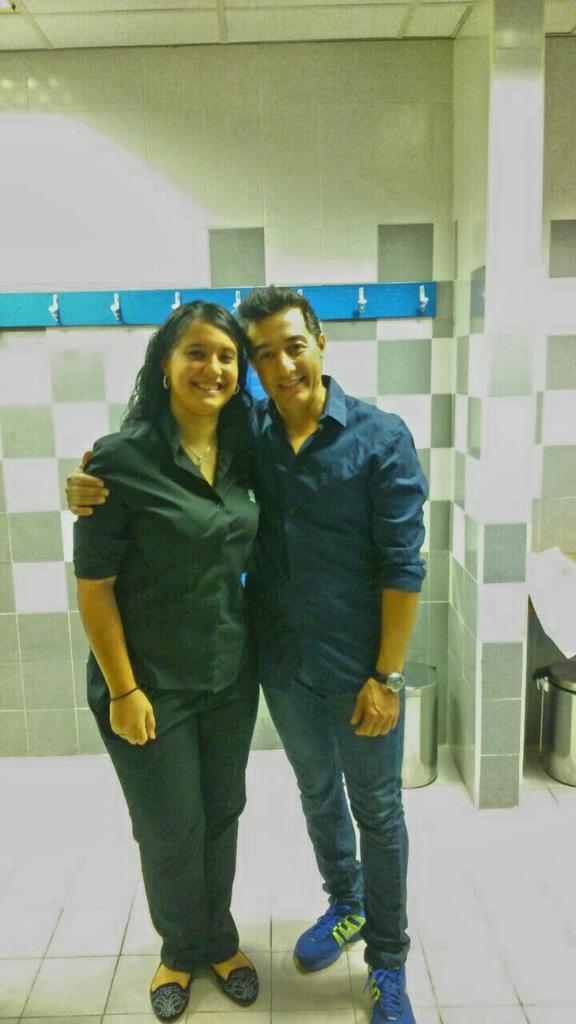 Mymemo91's tweet photo. Despues del gran concierto con el maestro @JuanValderramaC . Tocaría en mil mas así!!! http://t.co/LKrmUaPeGn