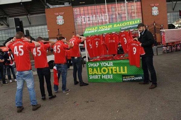 FootballFunnys's tweet photo. Its happening.. http://t.co/c9JAVhTZJP
