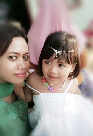 CeydaBeauty's tweet photo. With my princess Alchemy Ceyda Ayesha http://t.co/OU4MyvJloh