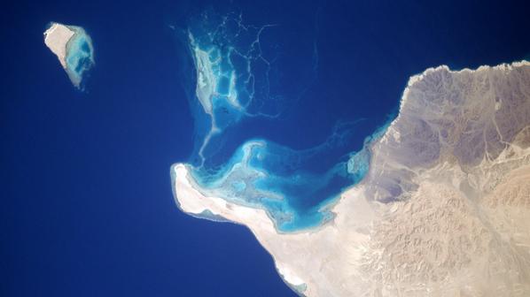 #RedSea #EarthArt for your #Sunday morning. Calm. Serene. Beautiful.