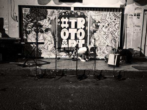 Dangke banya par samua, tamang2 yang su mau dtg par nonton #TrotoART12 tadi malam. You all rock!