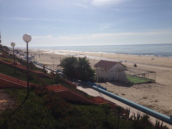ARGUISJUELA's tweet photo. Espectacular como esta la @MejorPlaya hoy 26 de octubre. Mucho mejor q en julio. @playadedonana #Huelva http://t.co/IPcQ1GPGpx