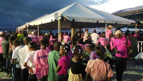 KarlJeanLouis's tweet photo. Prezidan Martelly ak PM Lamothe pran nòt sou deziderata pèp Kòtfè a nan kad Gouvènman Lakay ou. http://t.co/dIjgtnNDNj
