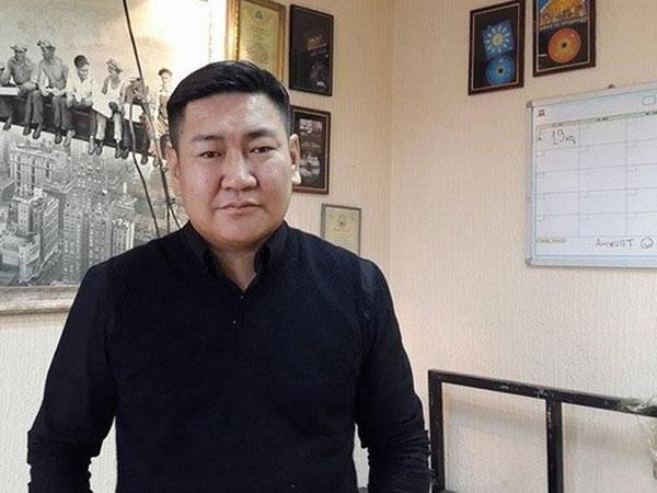 Хошин урлагийн лидерүүдийн нэг та ОАТ төлдөггүй дээрээ ажиллаж  залуусынхаа нийгмийн даатгалыг огт төлөхгүй юм яагаад