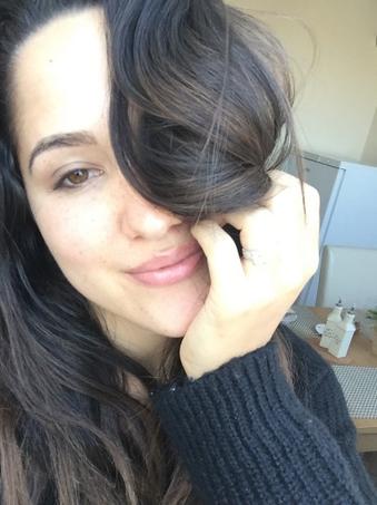 Freckles are out bc its a no makeup day ☺️🎀 #skin #breath http://t.co/vXjdoROgAa<a href="/tag/skin"class="tags">#skin</a><a href="/tag/breath"class="tags"><span>#breath</span></a>