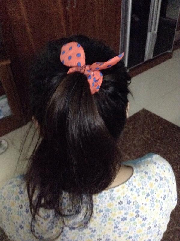 gweenng's tweet photo. My little sister always wear a ribbon just like Lily. #ais8giver http://t.co/Jo2M3CKVht