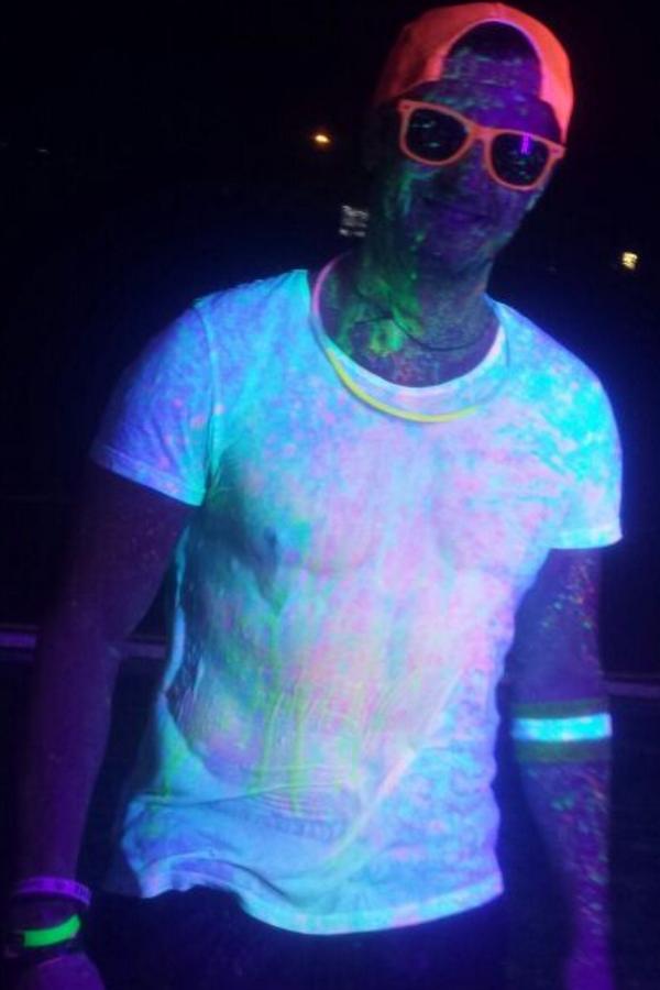 daveed11's tweet photo. Fun times neon @ the glow event @ meadowbank stadium last night in aid of RNIB. #colours #neon #rnib http://t.co/8i5IxagFMg