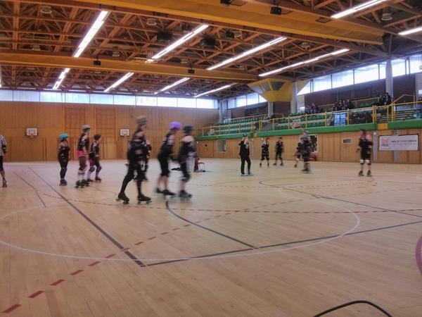 MeatgrindersHB's tweet photo. Warmup time! http://t.co/NNyMOemTWm