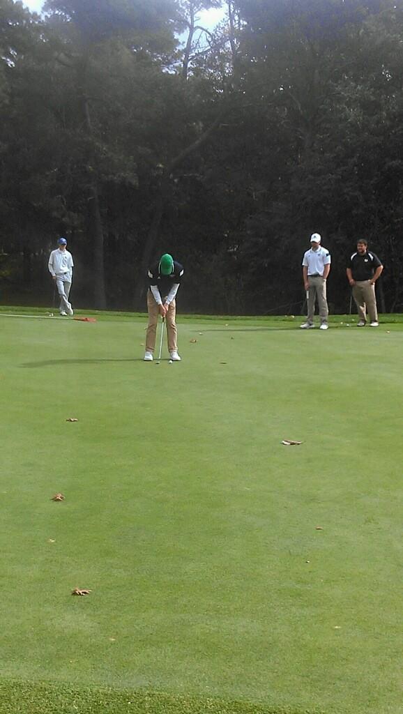 EndicottGOLF's tweet photo. Junior Alex Viola keeps his head down on his putt at the NEIGA tournament #GoGulls http://t.co/XR1gujJkGn