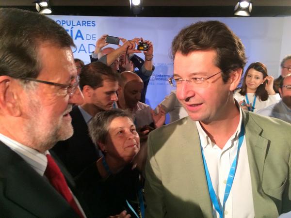 JCR_juancarlos's tweet photo. Os dejo algunas fotos de la clausura de la #22IntermunicipalPP con .@marianorajoy y mis compañeros del .@PPRMurcia http://t.co/PtgKVlJ6Rk
